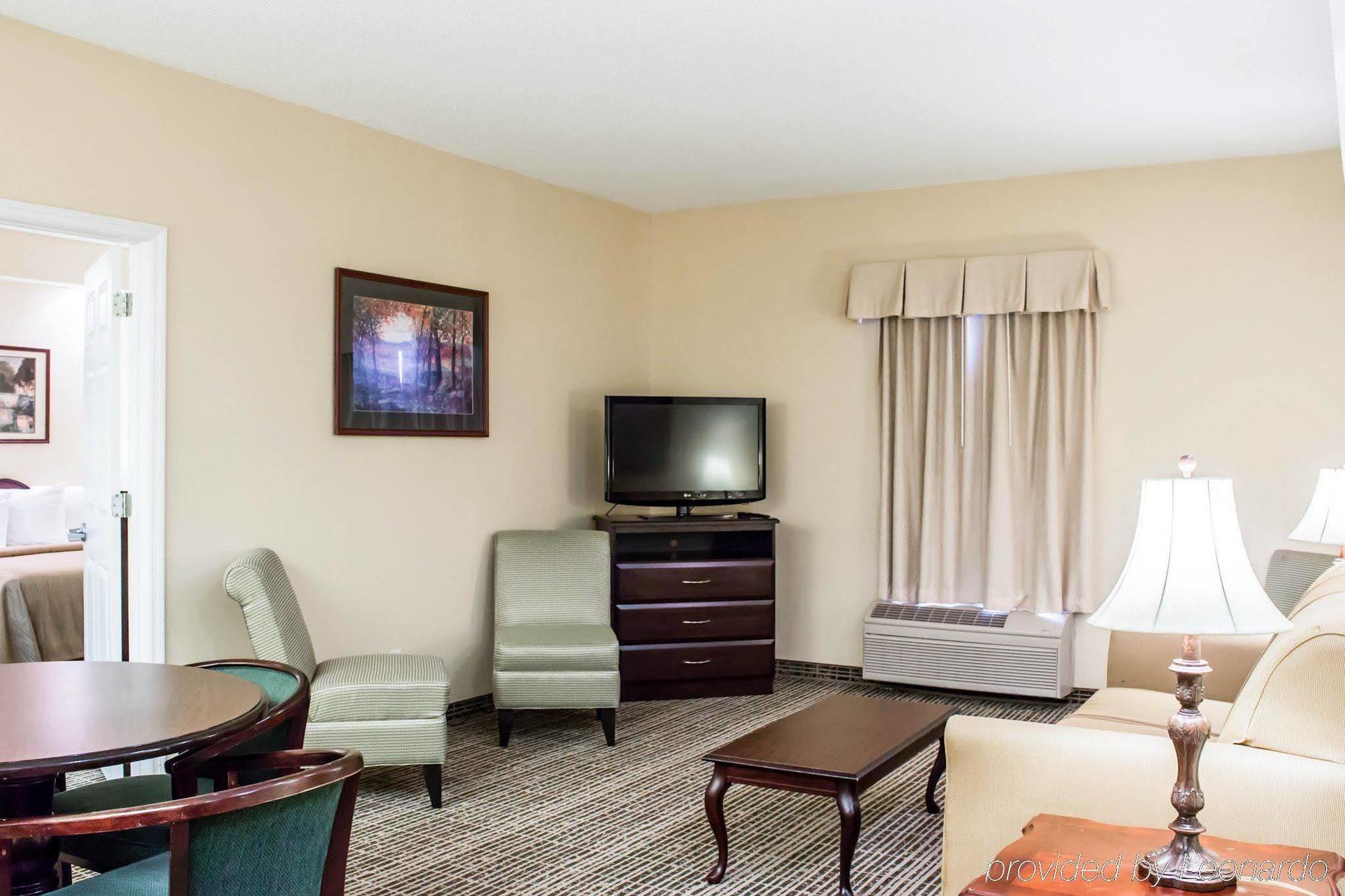 Quality Inn Goldsboro Exterior photo